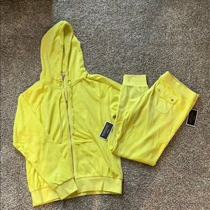 ‼️NWT‼️Juicy Couture Velour SweatSuit